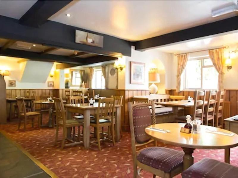 לינה וארוחת בוקר סווינדון The White Hart, Wroughton מראה חיצוני תמונה