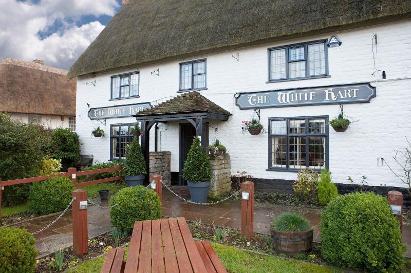 לינה וארוחת בוקר סווינדון The White Hart, Wroughton מראה חיצוני תמונה